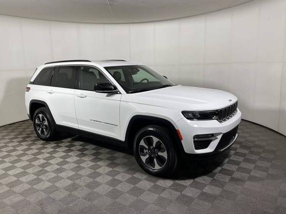 JEEP GRAND CHEROKEE 2024 1C4RJYB69RC120458 image JEEP GRAND CHEROKEE 2024 1C4RJYB69RC120458 image